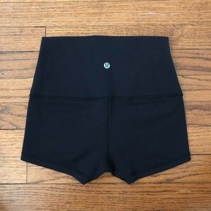 Lulu lemon Athletica Boogie roll down shorts